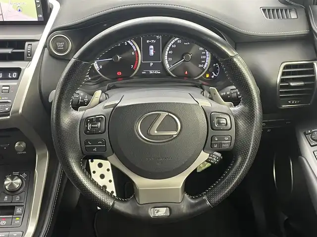 レクサス ＮＸ 300 Fスポーツ 岡山県 2017(平29)年 5.7万km グラファイトブラックガラスフレーク パノラマルーフ/CLIFFORDセキュリティ/純正１０.3インチナビ/【Bluetooth/フルセグTV/AUX/USB/CD】/セーフティシステムプラス/　・プリクラッシュセーフティ/　・レーダークルーズコントロール/　・レーンディパーチャーアラート/　・オートマチックハイビーム/　・ロードサインアシスト/ビルトインＥＴＣ２．０/三眼ＬＥＤヘッドライト/１００Ｖ電源/前席シートヒーター/前席エアシート/ステアリングヒーター/前席パワーシート/シートメモリー/バックカメラ/サイドカメラ/パーキングアシスト/純正フロアマット/オートブレーキホールド/ISOFIX/ステアリングスイッチ/チルトステアリング/取扱説明書/スペアキー×2
