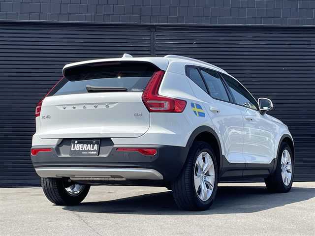 ボルボ ＸＣ４０ B4 モメンタム 三重県 2021(令3)年 2万km パール ACC/インテリセーフ/シティセーフティ/レーンアシスト/BLIS　/純正ナビ/全方位カメラ/フルセグTV/電動リアゲート/パワーシート/シートヒーター/純正18インチアルミ/AppleCarPlay/AndroidAuto/LEDライト/ETC