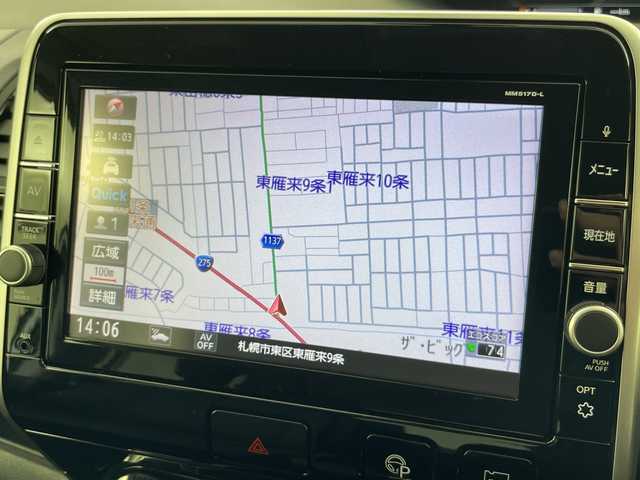 日産 セレナ X Vセレクション 道央・札幌 2017(平29)年 5万km ブリリアントホワイトパール ・4WD/・エマージェンシーブレーキ/・純正9インチナビ/・Bluetooth/CD/DVD/・Blu-ray/USB/フルセグTV/・クルーズコントロール/・両側パワースライドドア/・アラウンドビューモニター/・バックカメラ/・パーキングアシスト/・横滑り防止装置/・コーナーセンサー/・オートライト/・ドライブレコーダー/・スマートキー/スペアキー1本