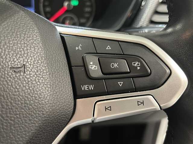 フォルクスワーゲン Ｔ－クロス TSI 1st 新潟県 2020(令2)年 2.5万km ピュアホワイト 純正ナビ/(CD/DVD/Bluetooth/USB/フルセグTV)/バックカメラ/ETC/ドライブレコーダー/オールインセーフティ/-アダプティブクルーズコントロール/-レーンキープアシスト/-ブラインドスポットアシスト/-プリクラッシュセーフティ/-パーキングアシスト/LEDヘッドライト/純正16インチアルミホイール/コーナーセンサー