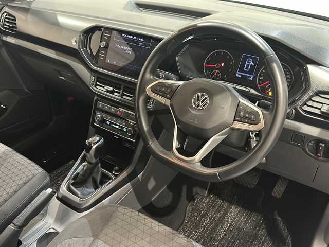 フォルクスワーゲン Ｔ－クロス TSI 1st 新潟県 2020(令2)年 2.5万km ピュアホワイト 純正ナビ/(CD/DVD/Bluetooth/USB/フルセグTV)/バックカメラ/ETC/ドライブレコーダー/オールインセーフティ/-アダプティブクルーズコントロール/-レーンキープアシスト/-ブラインドスポットアシスト/-プリクラッシュセーフティ/-パーキングアシスト/LEDヘッドライト/純正16インチアルミホイール/コーナーセンサー