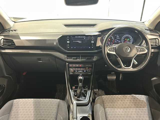 フォルクスワーゲン Ｔ－クロス TSI 1st 新潟県 2020(令2)年 2.5万km ピュアホワイト 純正ナビ/(CD/DVD/Bluetooth/USB/フルセグTV)/バックカメラ/ETC/ドライブレコーダー/オールインセーフティ/-アダプティブクルーズコントロール/-レーンキープアシスト/-ブラインドスポットアシスト/-プリクラッシュセーフティ/-パーキングアシスト/LEDヘッドライト/純正16インチアルミホイール/コーナーセンサー