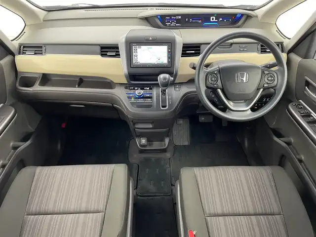 ホンダ フリード 埼玉県 2018(平30)年 0.7万km 青 純正ナビ（7インチ）/→Bluetooth、CD、DVD、AM、FM、ipod/ホンダセンシング/両側パワースライドドア/オートライト/ビルトインETC/アダクティブクルーズコントロール/ドライブレコーダー（前方のみ）/バックカメラ/LEDヘッドライト/純正フロアマット