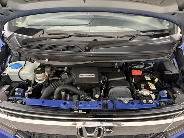 ホンダ Ｎ ＢＯＸ カスタム G L ターボ ホンダセンシング 三重県 2018(平30)年 4.5万km ブリリアントスポーティブルーメタリック2トーン ガソリン・ターボ/FF/MTモード付インパネCVT/純正 7インチナビ VXM-184VFi/（CD/DVD/FM/AM/TV/iPod/SD/USB/Bluetooth/AUX）/バックカメラ/両側パワースライドドア/ドライブレコーダー 前後/ビルトイン ETC/Honda SENSING/・衝突軽減ブレーキ［CMBS］/・車線維持支援システム［LKAS］/・路外逸脱抑制機能/・アダプティブクルーズコントロール［ACC］/・先行車発進お知らせ機能/・標識認識機能/装備/・ハーフレザーシート/・オートライト/・LEDヘッドランプ/・LEDフロントフォグランプ/・パドルシフト/・オートエアコン（マイナスイオン発生機能付）/・ステアリングスイッチ/・2.5A 急速充電対応 USB充電ジャックx2/・電動格納ドアミラー/・リヤドアロールサンシェード/・プッシュスタート/・純正15inAW/・スマートキーx2/・保/取/ナビ取/など