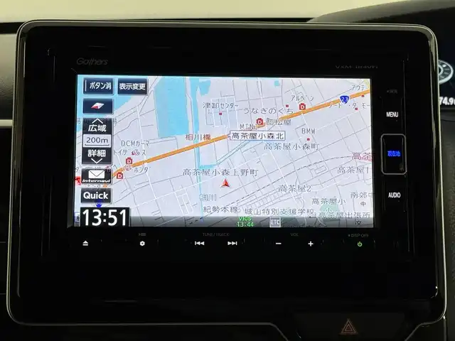 ホンダ Ｎ ＢＯＸ カスタム G L ターボ ホンダセンシング 三重県 2018(平30)年 4.5万km ブリリアントスポーティブルーメタリック2トーン ガソリン・ターボ/FF/MTモード付インパネCVT/純正 7インチナビ VXM-184VFi/（CD/DVD/FM/AM/TV/iPod/SD/USB/Bluetooth/AUX）/バックカメラ/両側パワースライドドア/ドライブレコーダー 前後/ビルトイン ETC/Honda SENSING/・衝突軽減ブレーキ［CMBS］/・車線維持支援システム［LKAS］/・路外逸脱抑制機能/・アダプティブクルーズコントロール［ACC］/・先行車発進お知らせ機能/・標識認識機能/装備/・ハーフレザーシート/・オートライト/・LEDヘッドランプ/・LEDフロントフォグランプ/・パドルシフト/・オートエアコン（マイナスイオン発生機能付）/・ステアリングスイッチ/・2.5A 急速充電対応 USB充電ジャックx2/・電動格納ドアミラー/・リヤドアロールサンシェード/・プッシュスタート/・純正15inAW/・スマートキーx2/・保/取/ナビ取/など