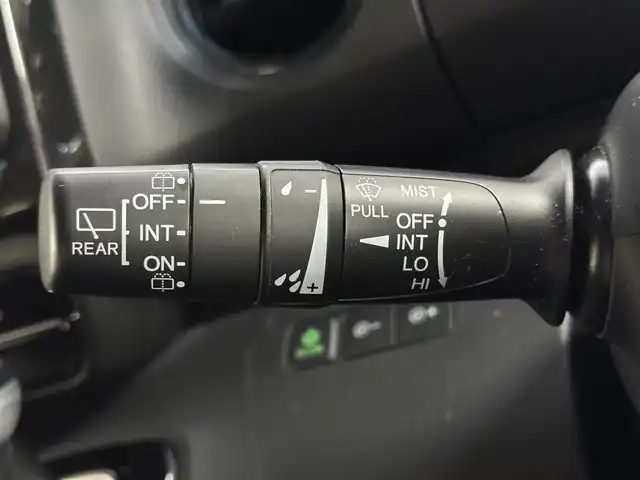 ホンダ Ｎ ＢＯＸ カスタム G L ターボ ホンダセンシング 三重県 2018(平30)年 4.5万km ブリリアントスポーティブルーメタリック2トーン ガソリン・ターボ/FF/MTモード付インパネCVT/純正 7インチナビ VXM-184VFi/（CD/DVD/FM/AM/TV/iPod/SD/USB/Bluetooth/AUX）/バックカメラ/両側パワースライドドア/ドライブレコーダー 前後/ビルトイン ETC/Honda SENSING/・衝突軽減ブレーキ［CMBS］/・車線維持支援システム［LKAS］/・路外逸脱抑制機能/・アダプティブクルーズコントロール［ACC］/・先行車発進お知らせ機能/・標識認識機能/装備/・ハーフレザーシート/・オートライト/・LEDヘッドランプ/・LEDフロントフォグランプ/・パドルシフト/・オートエアコン（マイナスイオン発生機能付）/・ステアリングスイッチ/・2.5A 急速充電対応 USB充電ジャックx2/・電動格納ドアミラー/・リヤドアロールサンシェード/・プッシュスタート/・純正15inAW/・スマートキーx2/・保/取/ナビ取/など