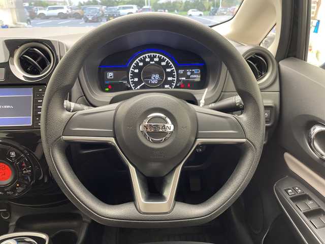 日産 ノート e－パワー X 愛知県 2019(令1)年 2.5万km スーパーブラック エマージェンシーブレーキ/踏み間違えブレーキ/SDナビ/フルセグ/ドライブレコーダー/コーナーセンサー/ETC/スマートキー/プッシュスタート