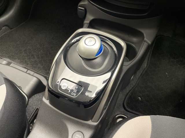 日産 ノート e－パワー X 愛知県 2019(令1)年 2.5万km スーパーブラック エマージェンシーブレーキ/踏み間違えブレーキ/SDナビ/フルセグ/ドライブレコーダー/コーナーセンサー/ETC/スマートキー/プッシュスタート