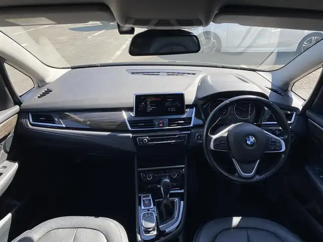 ＢＭＷ ２１８ｄ グランツアラー ラグジュアリー 福岡県 2017(平29)年 4.6万km プラチナシルバー ・純正ナビ/BT/USB/AUX/・黒革シート/シートヒーター/・ドライブレコーダー/・ETC/・純正17AW/・LEDライト/・保証書/・取扱説明書/・スペアキー/・パワーバックドア/・フルフラットシート