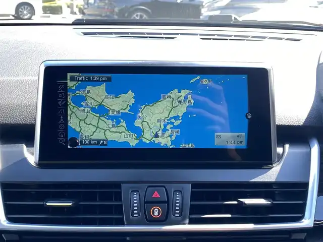 ＢＭＷ ２１８ｄ グランツアラー ラグジュアリー 福岡県 2017(平29)年 4.6万km プラチナシルバー ・純正ナビ/BT/USB/AUX/・黒革シート/シートヒーター/・ドライブレコーダー/・ETC/・純正17AW/・LEDライト/・保証書/・取扱説明書/・スペアキー/・パワーバックドア/・フルフラットシート