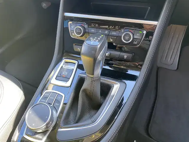 ＢＭＷ ２１８ｄ グランツアラー ラグジュアリー 福岡県 2017(平29)年 4.6万km プラチナシルバー ・純正ナビ/BT/USB/AUX/・黒革シート/シートヒーター/・ドライブレコーダー/・ETC/・純正17AW/・LEDライト/・保証書/・取扱説明書/・スペアキー/・パワーバックドア/・フルフラットシート