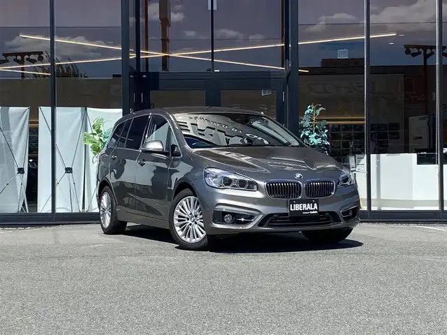 ＢＭＷ ２１８ｄ グランツアラー ラグジュアリー 福岡県 2017(平29)年 4.6万km プラチナシルバー ・純正ナビ/BT/USB/AUX/・黒革シート/シートヒーター/・ドライブレコーダー/・ETC/・純正17AW/・LEDライト/・保証書/・取扱説明書/・スペアキー/・パワーバックドア/・フルフラットシート