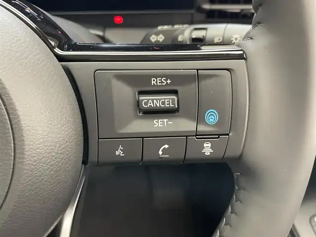 日産 セレナ e－パワー ハイウェイスター V 愛知県 2025(令7)年 0.1千km 白 登録済未使用車　純１２．３型ＤＡナビＴＶ　禁煙　全方位カメラ　プロパイロット　ＢＳＭ　内蔵前後ドラレコ　デジタルインナーミラー　ＨＤＭＩ　ワイヤレス充電　衝突軽減　車線逸脱　両側パワスラ　ハンドル支援/e-POWER　ハイウエイスターV　ヘッドランプ オートレベライザー+アダプティブLEDヘッドライトシステム+インテリジェント アラウンドビューモニター（移動物 検知機能付）+インテリジェント ルームミラー+アドバンスドドライブアシストディスプレイ（12.3インチカラーディスプレイ）+統合型インターフェースディスプレイ+ワイヤレス充電器+6スピーカー+NissanConnectナビゲーションシステム（地デジ内蔵）+車載通信ユニット（TCU［Telematics Control Unit］）+ETC2.0ユニット（ビルトインタイプ）+ドライブレコーダー（前後セット）+プロパイロット（ナビリンク機能付）+プロパイロット緊急停止支援システム（SOSコール機能付）+SOSコール（488/400円）