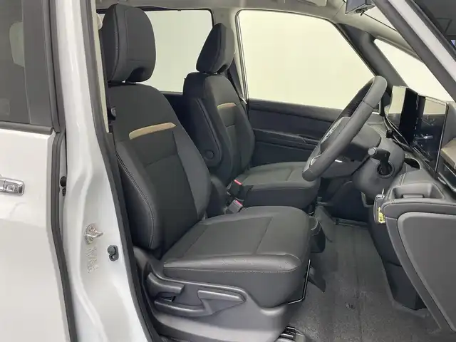 日産 セレナ e－パワー ハイウェイスター V 愛知県 2025(令7)年 0.1千km 白 登録済未使用車　純１２．３型ＤＡナビＴＶ　禁煙　全方位カメラ　プロパイロット　ＢＳＭ　内蔵前後ドラレコ　デジタルインナーミラー　ＨＤＭＩ　ワイヤレス充電　衝突軽減　車線逸脱　両側パワスラ　ハンドル支援/e-POWER　ハイウエイスターV　ヘッドランプ オートレベライザー+アダプティブLEDヘッドライトシステム+インテリジェント アラウンドビューモニター（移動物 検知機能付）+インテリジェント ルームミラー+アドバンスドドライブアシストディスプレイ（12.3インチカラーディスプレイ）+統合型インターフェースディスプレイ+ワイヤレス充電器+6スピーカー+NissanConnectナビゲーションシステム（地デジ内蔵）+車載通信ユニット（TCU［Telematics Control Unit］）+ETC2.0ユニット（ビルトインタイプ）+ドライブレコーダー（前後セット）+プロパイロット（ナビリンク機能付）+プロパイロット緊急停止支援システム（SOSコール機能付）+SOSコール（488/400円）