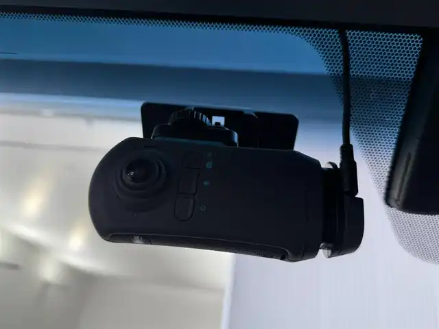 トヨタ ランドクルーザー GRスポーツ 愛知県 2022(令4)年 4.8万km プレシャスホワイトパール 純正12.3型JBLナビ（フルセグ、CD、DVD、Bluetooth、AppleCarplay）/全方位カメラ/サンルーフ/エアシート、シートヒーター（全席）/ハンドルヒーター/HUD/BSM/ACC/全方位ドラレコ/ルーフレール/社外セキュリティー/パワーバックドア/パワーシート（D+N）/ETC2.0/電子パーキング/オートホールド/衝突軽減ブレーキ/レーンキープアシスト/オートハイビーム/コーナーセンサー（前後）/スマートキー/LEDヘッドライト