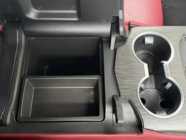 トヨタ ランドクルーザー GRスポーツ 愛知県 2022(令4)年 4.8万km プレシャスホワイトパール 純正12.3型JBLナビ（フルセグ、CD、DVD、Bluetooth、AppleCarplay）/全方位カメラ/サンルーフ/エアシート、シートヒーター（全席）/ハンドルヒーター/HUD/BSM/ACC/全方位ドラレコ/ルーフレール/社外セキュリティー/パワーバックドア/パワーシート（D+N）/ETC2.0/電子パーキング/オートホールド/衝突軽減ブレーキ/レーンキープアシスト/オートハイビーム/コーナーセンサー（前後）/スマートキー/LEDヘッドライト