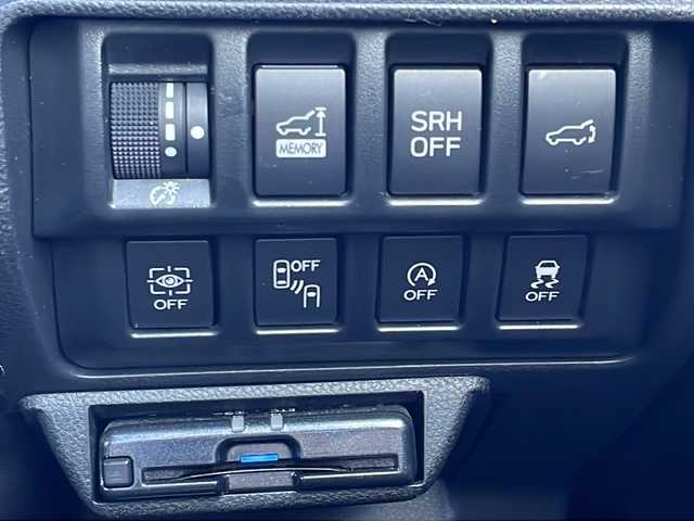 スバル フォレスター STIスポーツ 三重県 2023(令5)年 1.8万km クリスタルブラックシリカ メーカーオプション/・パワーバックドア/アイサイトコアテクノロジー/・プリクラッシュブレーキ/・後退時ブレーキアシスト/・AT誤発進抑制機能/・AT誤後進抑制制御/・ツーリングアシスト/・全車速追従機能付クルーズコントロール/・定速クルーズコントロール/・車線逸脱抑制/車線逸脱警報/・ふらつき警報/・先行車発進お知らせ機能/・緊急時プリクラッシュステアリング/アイサイトセーフティプラス(運転支援)/・スバルリアビークルディクション/・アダプティブドライビングビーム/アイサイトセーフティプラス(視界拡張)/・フロントビューモニター/・スマートリアビューミラー/1オーナー/4WD/ターボ/純正SDナビ/フルセグTV/【CD/DVD/SD/Bluetooth/USB】/フロント/サイド/バックカメラ/ETC/ドライブレコーダー/パドルシフト/ワイヤレス充電/レザーシート/D/N席パワーシート/全席シートヒーター/ステアリングヒーター/オートライト/ステアリング連動LEDヘッドランプ/LEDフロントフォグランプ/225/55R18インチ純正AW/プッシュスタート/スマートキー/スペアキー/フロアマット