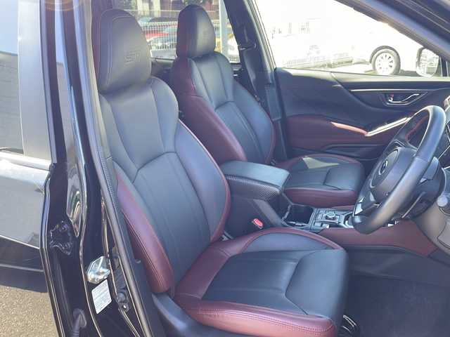 スバル フォレスター STIスポーツ 三重県 2023(令5)年 1.8万km クリスタルブラックシリカ メーカーオプション/・パワーバックドア/アイサイトコアテクノロジー/・プリクラッシュブレーキ/・後退時ブレーキアシスト/・AT誤発進抑制機能/・AT誤後進抑制制御/・ツーリングアシスト/・全車速追従機能付クルーズコントロール/・定速クルーズコントロール/・車線逸脱抑制/車線逸脱警報/・ふらつき警報/・先行車発進お知らせ機能/・緊急時プリクラッシュステアリング/アイサイトセーフティプラス(運転支援)/・スバルリアビークルディクション/・アダプティブドライビングビーム/アイサイトセーフティプラス(視界拡張)/・フロントビューモニター/・スマートリアビューミラー/1オーナー/4WD/ターボ/純正SDナビ/フルセグTV/【CD/DVD/SD/Bluetooth/USB】/フロント/サイド/バックカメラ/ETC/ドライブレコーダー/パドルシフト/ワイヤレス充電/レザーシート/D/N席パワーシート/全席シートヒーター/ステアリングヒーター/オートライト/ステアリング連動LEDヘッドランプ/LEDフロントフォグランプ/225/55R18インチ純正AW/プッシュスタート/スマートキー/スペアキー/フロアマット