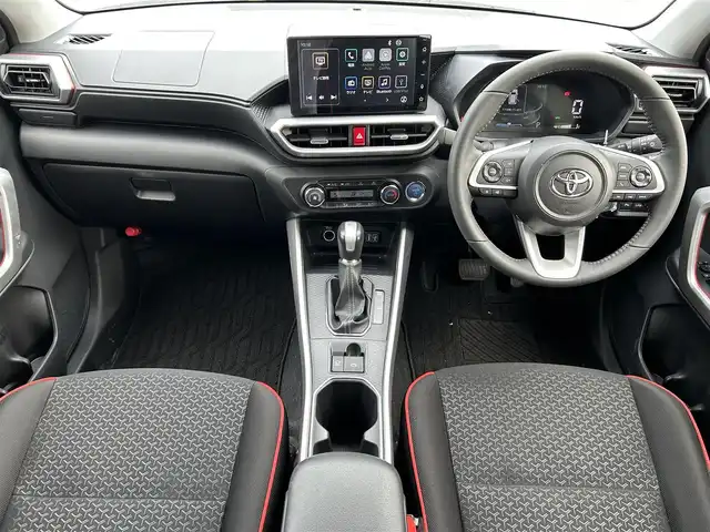 トヨタ ライズ Z 静岡県 2022(令4)年 4万km ナチュラルベージュマイカM 純正ディスプレイオーディオ/　（Bluetooth/AppleCarPlay/AndroidAuto）/フルセグTV/バックカメラ/スマートアシスト/プリクラッシュセーフティ/レーダークルーズコントロール/レーンキープアシスト/横滑り防止装置/前後コーナーセンサー/前席シートヒーター/ブラインドスポットモニター/ビルトインETC/社外前後ドライブレコーダー/プッシュスタート/スマートキー/スペアキー×１/LEDヘッドライト/純正フロアマット/純正17インチアルミホイール/保証書/取扱説明書