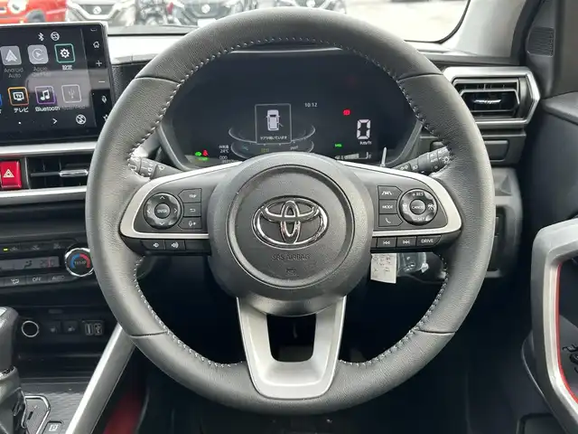 トヨタ ライズ Z 静岡県 2022(令4)年 4万km ナチュラルベージュマイカM 純正ディスプレイオーディオ/　（Bluetooth/AppleCarPlay/AndroidAuto）/フルセグTV/バックカメラ/スマートアシスト/プリクラッシュセーフティ/レーダークルーズコントロール/レーンキープアシスト/横滑り防止装置/前後コーナーセンサー/前席シートヒーター/ブラインドスポットモニター/ビルトインETC/社外前後ドライブレコーダー/プッシュスタート/スマートキー/スペアキー×１/LEDヘッドライト/純正フロアマット/純正17インチアルミホイール/保証書/取扱説明書