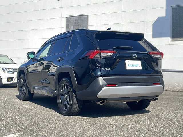 トヨタ ＲＡＶ４ アドベンチャー 福井県 2022(令4)年 2.1万km アティチュードブラックマイカ 登録時走行距離２０４７９ｋｍ/パノラマルーフ/純正ディスプレイオーディオ/JAOSエアロ/（フロント/サイド/リア）/プリクラッシュセーフティ/レーンキープアシスト/アダプティブクルーズコントロール/ブラインドスポットモニター/デジタルインナーミラー/D席パワーシート/（シートメモリ付き）/シートヒーター/エアーシート/ハーフレザーシート/オートトラミラー/オートハイビーム/オートライト/純正１９インチアルミホイール/クリアランスソナー/ルーフレール/LEDヘッドライト/LEDフォグランプ/ステリングヒーター/USBポート/ドライブレコーダー/プッシュスタート/スマートキー/保証書/取扱説明書