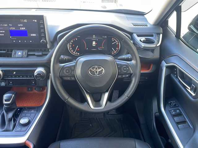 トヨタ ＲＡＶ４ アドベンチャー 福井県 2022(令4)年 2.1万km アティチュードブラックマイカ 登録時走行距離２０４７９ｋｍ/パノラマルーフ/純正ディスプレイオーディオ/JAOSエアロ/（フロント/サイド/リア）/プリクラッシュセーフティ/レーンキープアシスト/アダプティブクルーズコントロール/ブラインドスポットモニター/デジタルインナーミラー/D席パワーシート/（シートメモリ付き）/シートヒーター/エアーシート/ハーフレザーシート/オートトラミラー/オートハイビーム/オートライト/純正１９インチアルミホイール/クリアランスソナー/ルーフレール/LEDヘッドライト/LEDフォグランプ/ステリングヒーター/USBポート/ドライブレコーダー/プッシュスタート/スマートキー/保証書/取扱説明書