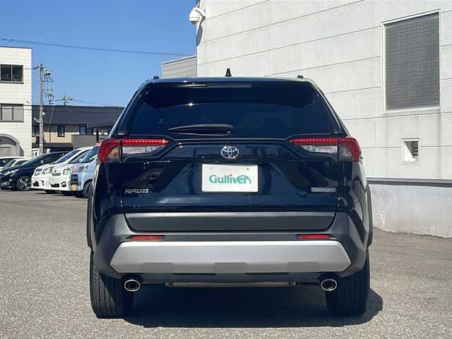 トヨタ ＲＡＶ４ アドベンチャー 福井県 2022(令4)年 2.1万km アティチュードブラックマイカ 登録時走行距離２０４７９ｋｍ/パノラマルーフ/純正ディスプレイオーディオ/JAOSエアロ/（フロント/サイド/リア）/プリクラッシュセーフティ/レーンキープアシスト/アダプティブクルーズコントロール/ブラインドスポットモニター/デジタルインナーミラー/D席パワーシート/（シートメモリ付き）/シートヒーター/エアーシート/ハーフレザーシート/オートトラミラー/オートハイビーム/オートライト/純正１９インチアルミホイール/クリアランスソナー/ルーフレール/LEDヘッドライト/LEDフォグランプ/ステリングヒーター/USBポート/ドライブレコーダー/プッシュスタート/スマートキー/保証書/取扱説明書