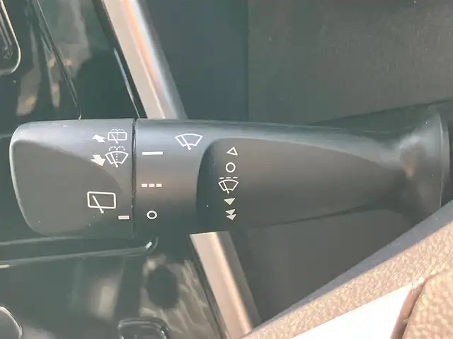 トヨタ ルーミー カスタムG 静岡県 2020(令2)年 5.1万km パールホワイトⅢ 純正ナビ(Cd/DVD/BT/フルセグ)/全方位カメラ/ETC2.0/D席N席シートヒーター/エンジンスタートボタン/両側パワースライドドア/パワーステアリング/パワーウィンドウ/アイドリングストップ/オートエアコン/スマートキー/スペアキー１本/クルーズコントロール/純正フロアマット/ウォークスルー/布シート/純正アルミホイール/ABS/横滑り防止装置/コーナーセンサー前後/レーンキープアシスト/オートライト/オートマチックハイビーム/LEDヘッドライト/Wエアバッグ/衝突軽減システム