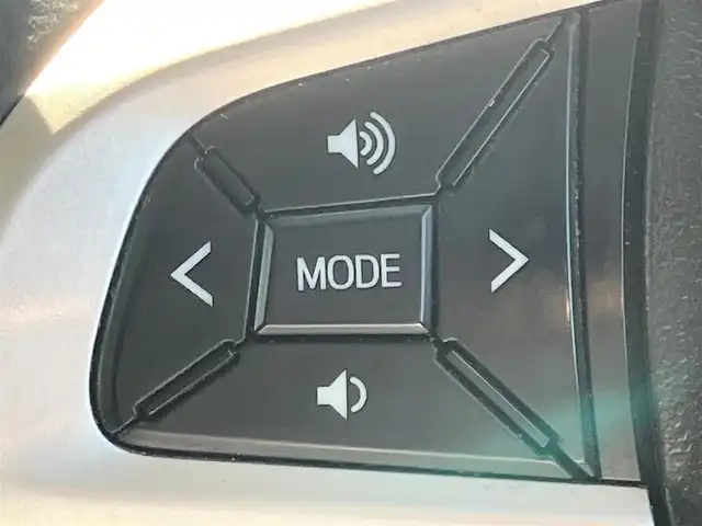 トヨタ ルーミー カスタムG 静岡県 2020(令2)年 5.1万km パールホワイトⅢ 純正ナビ(Cd/DVD/BT/フルセグ)/全方位カメラ/ETC2.0/D席N席シートヒーター/エンジンスタートボタン/両側パワースライドドア/パワーステアリング/パワーウィンドウ/アイドリングストップ/オートエアコン/スマートキー/スペアキー１本/クルーズコントロール/純正フロアマット/ウォークスルー/布シート/純正アルミホイール/ABS/横滑り防止装置/コーナーセンサー前後/レーンキープアシスト/オートライト/オートマチックハイビーム/LEDヘッドライト/Wエアバッグ/衝突軽減システム