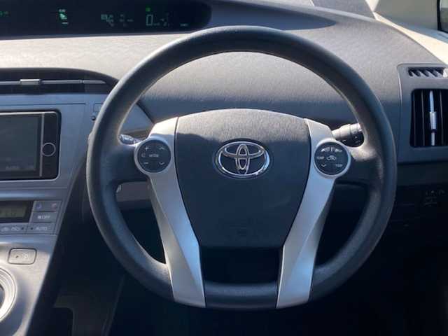 トヨタ プリウス S 兵庫県 2013(平25)年 7.2万km フロスティーグリーンマイカ 社外ナビ/・フルセグTV（SD/CD/DVD/Bluetooth)/・バックカメラ/車両接近緊急装置/ステアリングスイッチ/ECOモード/POWERモード/EVモード/ビルトインETC/純正フロアマット