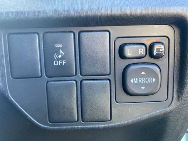 トヨタ プリウス S 兵庫県 2013(平25)年 7.2万km フロスティーグリーンマイカ 社外ナビ/・フルセグTV（SD/CD/DVD/Bluetooth)/・バックカメラ/車両接近緊急装置/ステアリングスイッチ/ECOモード/POWERモード/EVモード/ビルトインETC/純正フロアマット