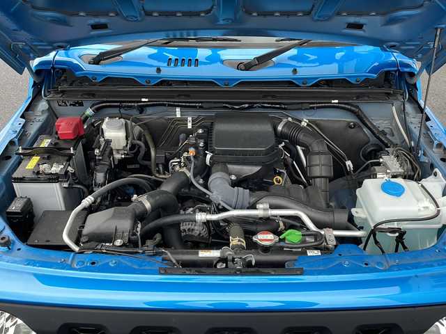 スズキ ジムニー XL 山口県 2023(令5)年 1万km ブリスクブルーM ワンオーナー/社外ナビ【CN-HE02WD】/・フルセグテレビ/・Bluetooth/・AM/FM/CD/DVD/スズキセーフティサポート/・デュアルセンサーブレーキサポート/・車線逸脱警報機能/・ふらつき警報機能/・標識認識機能/・ハイビームアシスト/・先行車発進お知らせ機能/D/N席シートヒーター/スマートキー/プッシュスタート/スペアキー/純正フロアマット/アイドリングストップ/ミラーヒーター/純正16インチAW