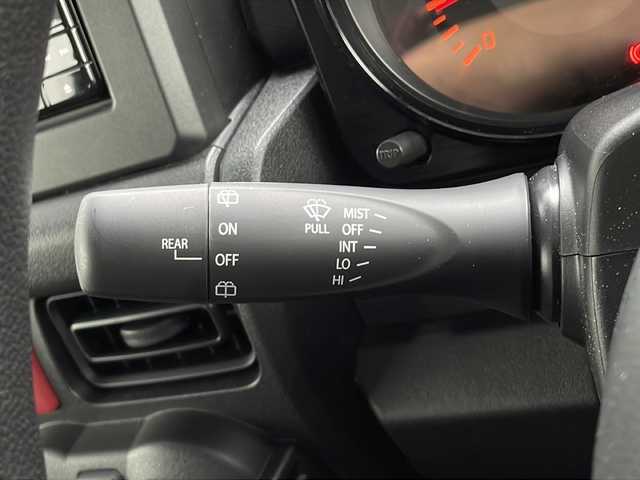 スズキ ジムニー XL 山口県 2023(令5)年 1万km ブリスクブルーM ワンオーナー/社外ナビ【CN-HE02WD】/・フルセグテレビ/・Bluetooth/・AM/FM/CD/DVD/スズキセーフティサポート/・デュアルセンサーブレーキサポート/・車線逸脱警報機能/・ふらつき警報機能/・標識認識機能/・ハイビームアシスト/・先行車発進お知らせ機能/D/N席シートヒーター/スマートキー/プッシュスタート/スペアキー/純正フロアマット/アイドリングストップ/ミラーヒーター/純正16インチAW