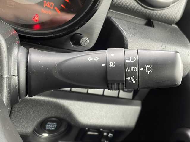 スズキ ジムニー XL 山口県 2023(令5)年 1万km ブリスクブルーM ワンオーナー/社外ナビ【CN-HE02WD】/・フルセグテレビ/・Bluetooth/・AM/FM/CD/DVD/スズキセーフティサポート/・デュアルセンサーブレーキサポート/・車線逸脱警報機能/・ふらつき警報機能/・標識認識機能/・ハイビームアシスト/・先行車発進お知らせ機能/D/N席シートヒーター/スマートキー/プッシュスタート/スペアキー/純正フロアマット/アイドリングストップ/ミラーヒーター/純正16インチAW