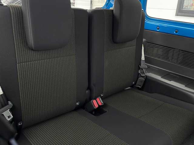 スズキ ジムニー XL 山口県 2023(令5)年 1万km ブリスクブルーM ワンオーナー/社外ナビ【CN-HE02WD】/・フルセグテレビ/・Bluetooth/・AM/FM/CD/DVD/スズキセーフティサポート/・デュアルセンサーブレーキサポート/・車線逸脱警報機能/・ふらつき警報機能/・標識認識機能/・ハイビームアシスト/・先行車発進お知らせ機能/D/N席シートヒーター/スマートキー/プッシュスタート/スペアキー/純正フロアマット/アイドリングストップ/ミラーヒーター/純正16インチAW