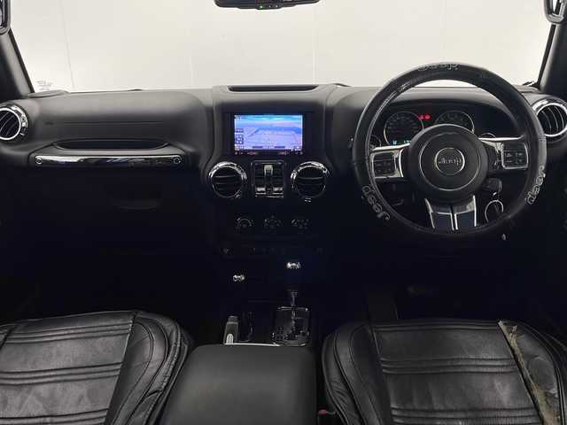 クライスラー・ジープ ジープ ラングラー アンリミテッド スポーツ 宮崎県 2016(平28)年 7.8万km ブラック ４ＷＤ　/社外ナビ　/フルセグＴＶ/Ｂｌｕｅｔｏｏｔｈ/ＦＭ／ＡＭ/ＤＶＤ　/バックカメラ /サイドカメラ /スペアキー　/ハンドルリモコン　/横滑り防止機能　/ダウンヒルアシストコントロール/ＥＴＣ