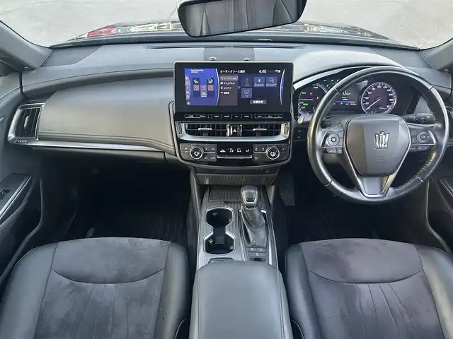 トヨタ クラウン ハイブリッド S 岡山県 2022(令4)年 6万km ブラック 登録時走行距離129301km/ワンオーナー/純正12.3型ナビ/フルセグTV(AM/FM/CD/DVD/Bluetooth)/バックカメラ/ビルトインETC2.0/トヨタセーフティセンス/・ブラインドスポットモニター/・レーダークルーズコントロール/・オートマチックハイビーム/・プリクラッシュセーフティ/・レーンディバーチャーアラート/横滑り防止装置/オートブレーキホールド/D/N席パワーシート/D/N席シートヒーター/ステアリングヒーター/ハーフレザーシート/純正フロアマット/17インチ純正AW