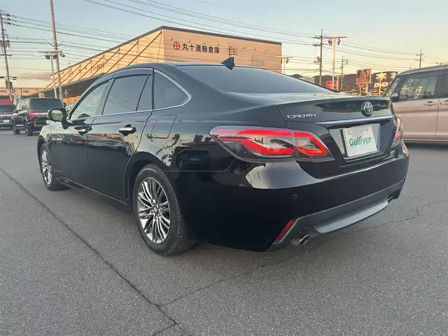 トヨタ クラウン ハイブリッド S 岡山県 2022(令4)年 6万km ブラック 登録時走行距離129301km/ワンオーナー/純正12.3型ナビ/フルセグTV(AM/FM/CD/DVD/Bluetooth)/バックカメラ/ビルトインETC2.0/トヨタセーフティセンス/・ブラインドスポットモニター/・レーダークルーズコントロール/・オートマチックハイビーム/・プリクラッシュセーフティ/・レーンディバーチャーアラート/横滑り防止装置/オートブレーキホールド/D/N席パワーシート/D/N席シートヒーター/ステアリングヒーター/ハーフレザーシート/純正フロアマット/17インチ純正AW