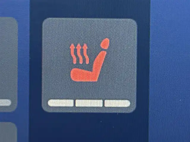 トヨタ クラウン ハイブリッド S 岡山県 2022(令4)年 6万km ブラック 登録時走行距離129301km/ワンオーナー/純正12.3型ナビ/フルセグTV(AM/FM/CD/DVD/Bluetooth)/バックカメラ/ビルトインETC2.0/トヨタセーフティセンス/・ブラインドスポットモニター/・レーダークルーズコントロール/・オートマチックハイビーム/・プリクラッシュセーフティ/・レーンディバーチャーアラート/横滑り防止装置/オートブレーキホールド/D/N席パワーシート/D/N席シートヒーター/ステアリングヒーター/ハーフレザーシート/純正フロアマット/17インチ純正AW