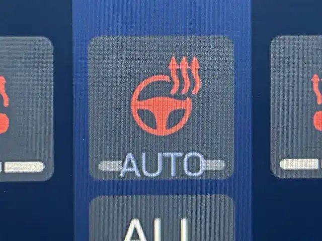 トヨタ クラウン ハイブリッド S 岡山県 2022(令4)年 6万km ブラック 登録時走行距離129301km/ワンオーナー/純正12.3型ナビ/フルセグTV(AM/FM/CD/DVD/Bluetooth)/バックカメラ/ビルトインETC2.0/トヨタセーフティセンス/・ブラインドスポットモニター/・レーダークルーズコントロール/・オートマチックハイビーム/・プリクラッシュセーフティ/・レーンディバーチャーアラート/横滑り防止装置/オートブレーキホールド/D/N席パワーシート/D/N席シートヒーター/ステアリングヒーター/ハーフレザーシート/純正フロアマット/17インチ純正AW