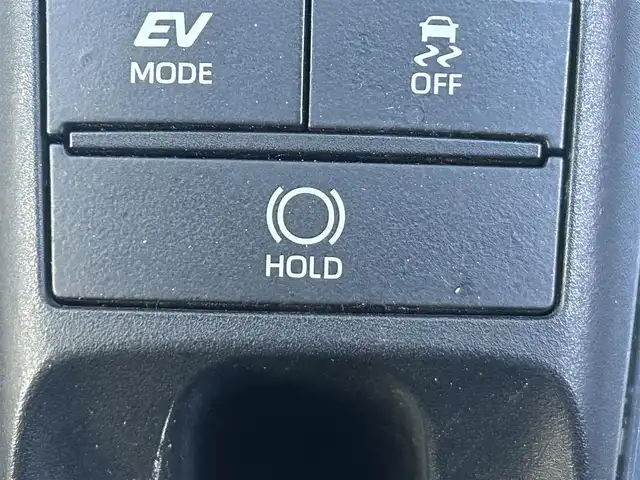 トヨタ クラウン ハイブリッド S 岡山県 2022(令4)年 6万km ブラック 登録時走行距離129301km/ワンオーナー/純正12.3型ナビ/フルセグTV(AM/FM/CD/DVD/Bluetooth)/バックカメラ/ビルトインETC2.0/トヨタセーフティセンス/・ブラインドスポットモニター/・レーダークルーズコントロール/・オートマチックハイビーム/・プリクラッシュセーフティ/・レーンディバーチャーアラート/横滑り防止装置/オートブレーキホールド/D/N席パワーシート/D/N席シートヒーター/ステアリングヒーター/ハーフレザーシート/純正フロアマット/17インチ純正AW