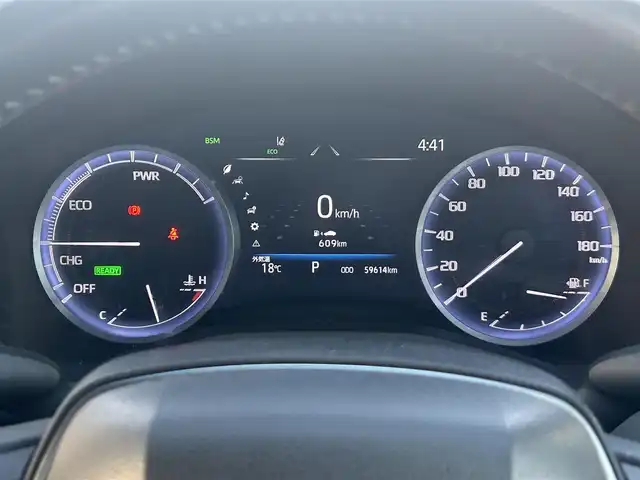 トヨタ クラウン ハイブリッド S 岡山県 2022(令4)年 6万km ブラック 登録時走行距離129301km/ワンオーナー/純正12.3型ナビ/フルセグTV(AM/FM/CD/DVD/Bluetooth)/バックカメラ/ビルトインETC2.0/トヨタセーフティセンス/・ブラインドスポットモニター/・レーダークルーズコントロール/・オートマチックハイビーム/・プリクラッシュセーフティ/・レーンディバーチャーアラート/横滑り防止装置/オートブレーキホールド/D/N席パワーシート/D/N席シートヒーター/ステアリングヒーター/ハーフレザーシート/純正フロアマット/17インチ純正AW