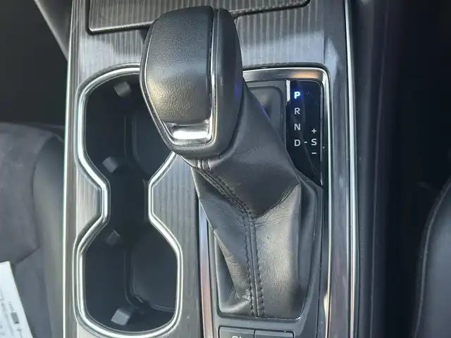 トヨタ クラウン ハイブリッド S 岡山県 2022(令4)年 6万km ブラック 登録時走行距離129301km/ワンオーナー/純正12.3型ナビ/フルセグTV(AM/FM/CD/DVD/Bluetooth)/バックカメラ/ビルトインETC2.0/トヨタセーフティセンス/・ブラインドスポットモニター/・レーダークルーズコントロール/・オートマチックハイビーム/・プリクラッシュセーフティ/・レーンディバーチャーアラート/横滑り防止装置/オートブレーキホールド/D/N席パワーシート/D/N席シートヒーター/ステアリングヒーター/ハーフレザーシート/純正フロアマット/17インチ純正AW