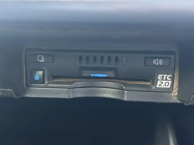 トヨタ クラウン ハイブリッド S 岡山県 2022(令4)年 6万km ブラック 登録時走行距離129301km/ワンオーナー/純正12.3型ナビ/フルセグTV(AM/FM/CD/DVD/Bluetooth)/バックカメラ/ビルトインETC2.0/トヨタセーフティセンス/・ブラインドスポットモニター/・レーダークルーズコントロール/・オートマチックハイビーム/・プリクラッシュセーフティ/・レーンディバーチャーアラート/横滑り防止装置/オートブレーキホールド/D/N席パワーシート/D/N席シートヒーター/ステアリングヒーター/ハーフレザーシート/純正フロアマット/17インチ純正AW