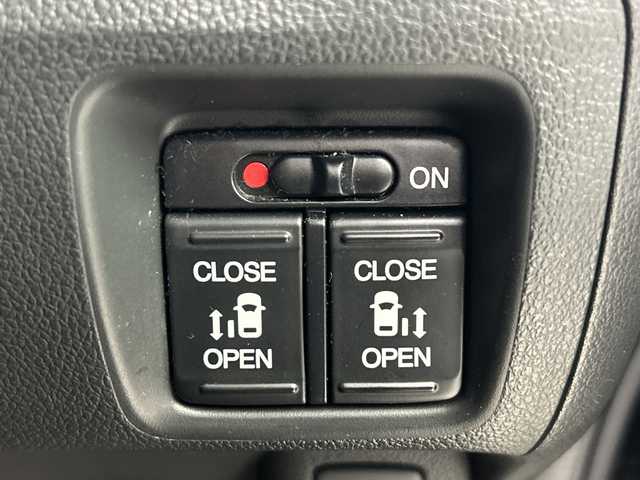 ホンダ Ｎ ＢＯＸ カスタム G ターボ Lパッケージ 愛知県 2015(平27)年 5.6万km ブリティッシュグリーンP 禁煙車/ターボ/純正7インチナビ/（CD/DVD/Bluetooth/フルセグTV/SD)/バックカメラ/ETC/ハーフレザーシート/両側パワースライドドア/パドルシフト/アイドリングストップ/純正15インチアルミホイール/スマートキー/スペアキー1本/プッシュスタート/HIDヘッドライト/フロントフォグライト/純正フロアマット/ベンチシート/チップアップシート/横滑り防止装置