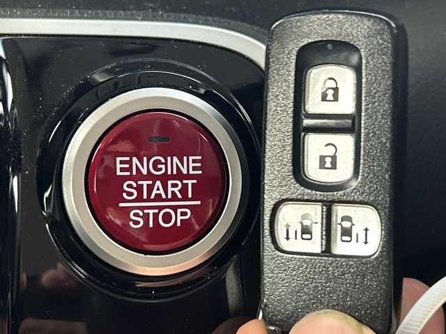 ホンダ Ｎ ＢＯＸ カスタム G ターボ Lパッケージ 愛知県 2015(平27)年 5.6万km ブリティッシュグリーンP 禁煙車/ターボ/純正7インチナビ/（CD/DVD/Bluetooth/フルセグTV/SD)/バックカメラ/ETC/ハーフレザーシート/両側パワースライドドア/パドルシフト/アイドリングストップ/純正15インチアルミホイール/スマートキー/スペアキー1本/プッシュスタート/HIDヘッドライト/フロントフォグライト/純正フロアマット/ベンチシート/チップアップシート/横滑り防止装置