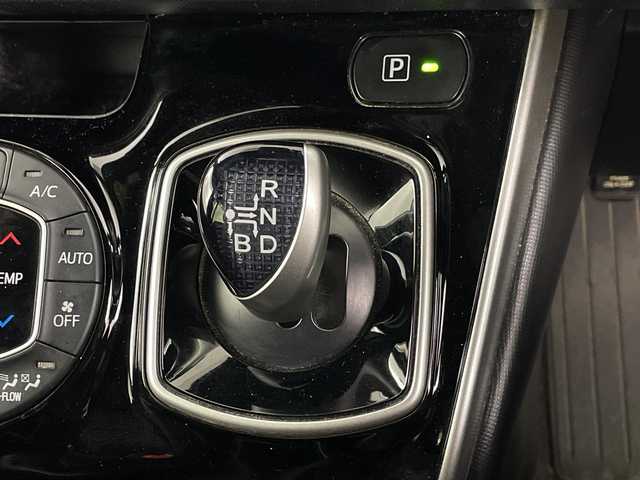 トヨタ ヴォクシー ハイブリッド ZS 煌Ⅱ 埼玉県 2020(令2)年 6.7万km ホワイトパールクリスタルシャイン 純正ナビ/　(Bluetooth/CD/DVD/FM/AM)/純正フリップダウンモニター/フルセグテレビ/バックカメラ/ビルトインETC/運転席・助手席シートヒーター/両側パワースライドドア/クルーズコントロール/衝突被害軽減ブレーキ/車線逸脱警報/クリアランスソナー/オートハイビーム/オートLEDライト/プッシュスタート/純正16インチアルミホイール