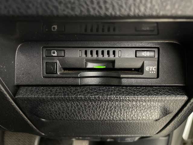 トヨタ ヴォクシー ハイブリッド ZS 煌Ⅱ 埼玉県 2020(令2)年 6.7万km ホワイトパールクリスタルシャイン 純正ナビ/　(Bluetooth/CD/DVD/FM/AM)/純正フリップダウンモニター/フルセグテレビ/バックカメラ/ビルトインETC/運転席・助手席シートヒーター/両側パワースライドドア/クルーズコントロール/衝突被害軽減ブレーキ/車線逸脱警報/クリアランスソナー/オートハイビーム/オートLEDライト/プッシュスタート/純正16インチアルミホイール