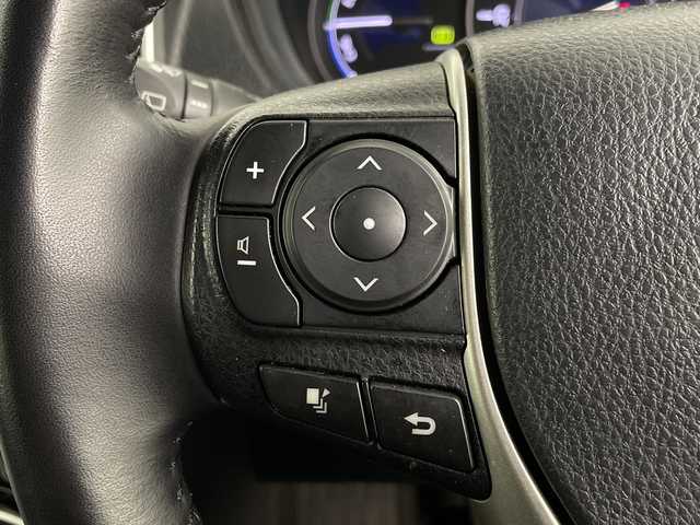 トヨタ ヴォクシー ハイブリッド ZS 煌Ⅱ 埼玉県 2020(令2)年 6.7万km ホワイトパールクリスタルシャイン 純正ナビ/　(Bluetooth/CD/DVD/FM/AM)/純正フリップダウンモニター/フルセグテレビ/バックカメラ/ビルトインETC/運転席・助手席シートヒーター/両側パワースライドドア/クルーズコントロール/衝突被害軽減ブレーキ/車線逸脱警報/クリアランスソナー/オートハイビーム/オートLEDライト/プッシュスタート/純正16インチアルミホイール