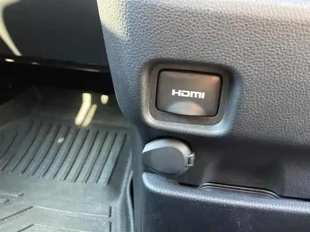 トヨタ ノア S－G 静岡県 2022(令4)年 1.4万km アティチュードブラックマイカ Toyota Safety Sense/純正10.5インチナビ/　AM FM CD DVD Bluetooth USB AppleCarPlay AndroidAuto/フルセグTV/LEDオートヘッドランプ/レーダークルーズコントロール/ハーフレザーシート/前後方クリアランスソナー/両側パワースライドドア/純正16インチアルミホイール/オートブレーキホールド/スマートキー＆プッシュスタート/パーキングアシスト/ビルトインETC2.0/バックモニター/前後方ドライブレコーダー